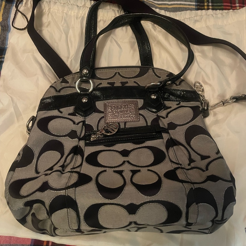Vintage Coach Poppy Hand bag with dust cover!